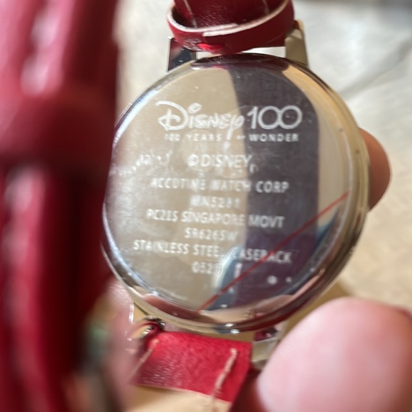 Brand new red Minnie Mouse Disney watch never worn or used - Picture 5 of 5